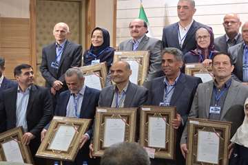 
در سی و سومین آیین نکوداشت اعضای هیئت علمی نمونه کشوری، دکتر یعقوب فتح الهی عضو هیئت علمی دانشکده پزشکی  دانشگاه تربیت مدرس به 